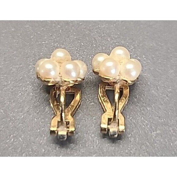 Vintage Faux Pearl Flower Gold-tone Clip-on Earrings - Picture 4 of 5